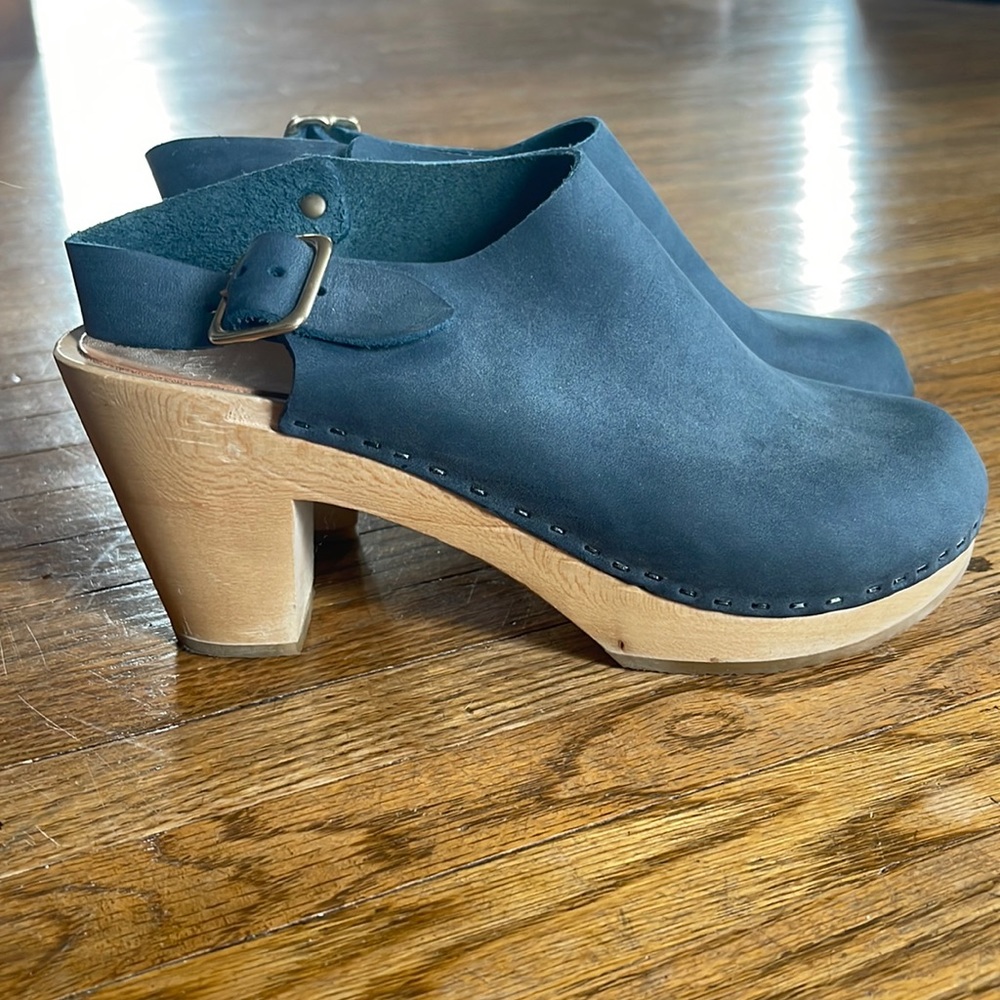 Bryr Susie closed toe clog- denim
